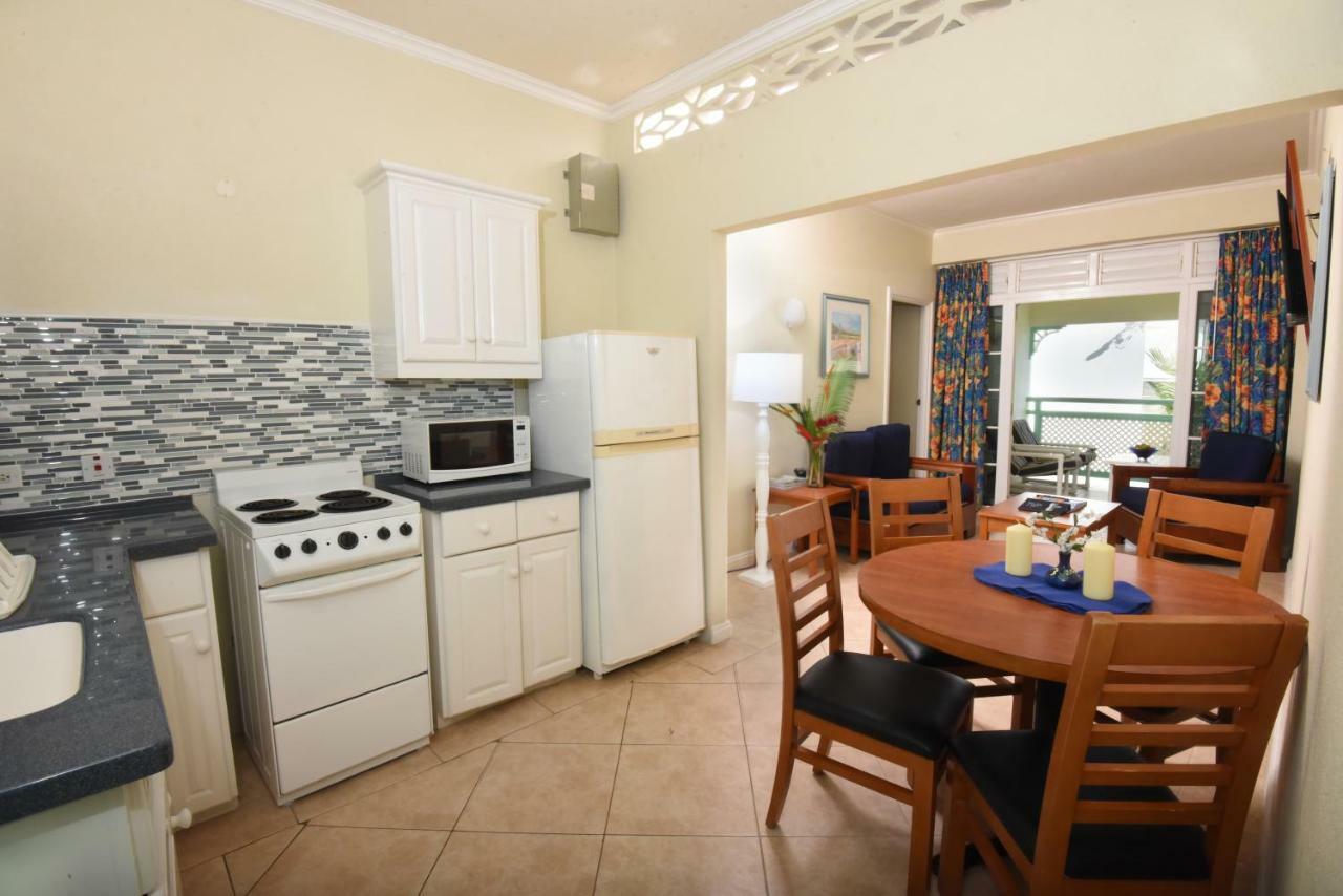 Blue Orchids Beach Hotel Bridgetown Eksteriør billede