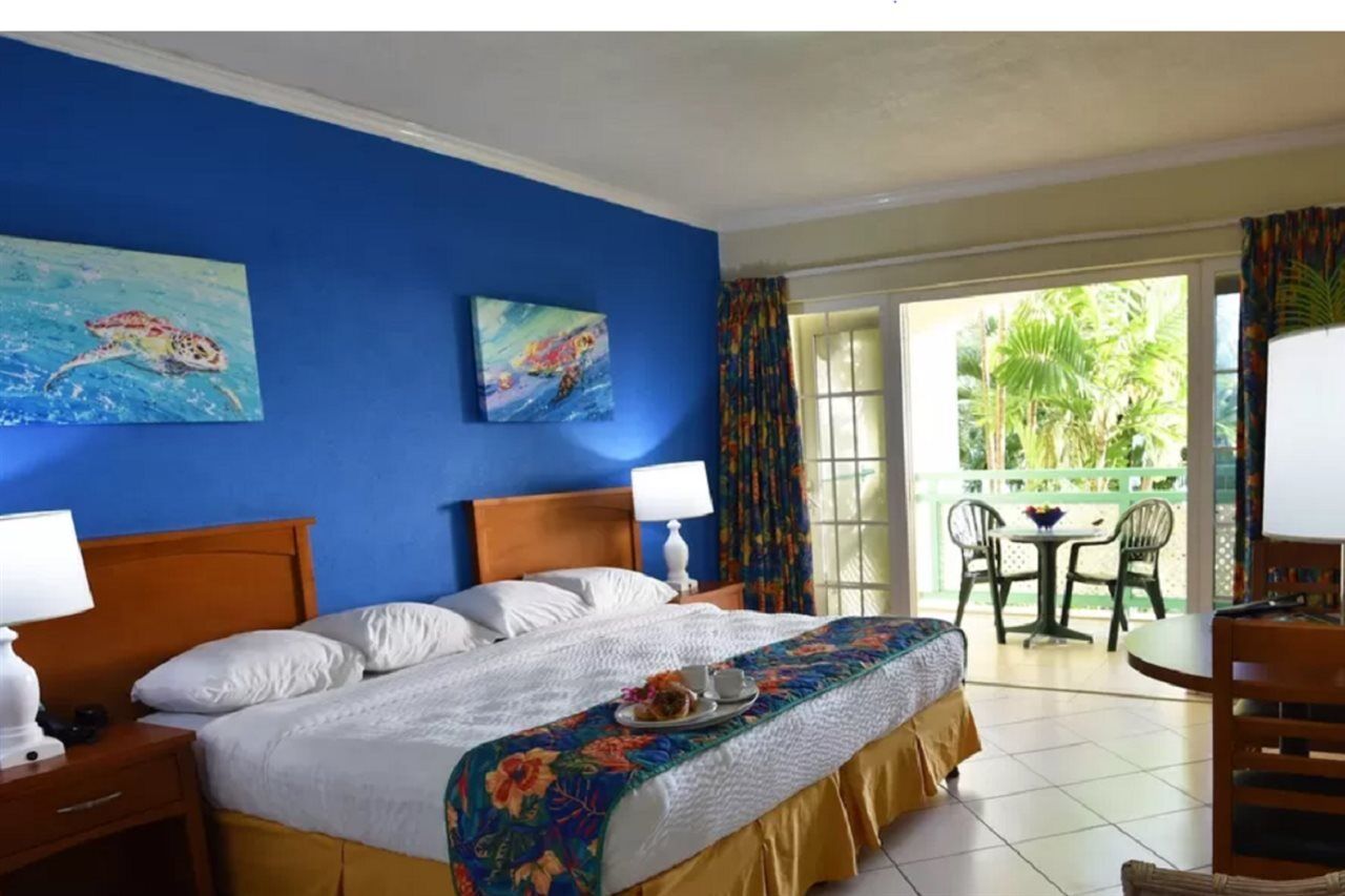 Blue Orchids Beach Hotel Bridgetown Eksteriør billede