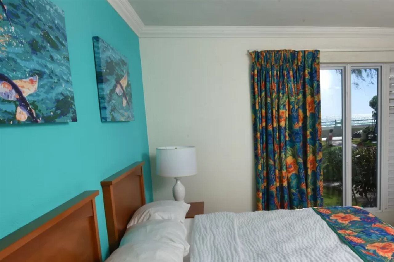 Blue Orchids Beach Hotel Bridgetown Eksteriør billede