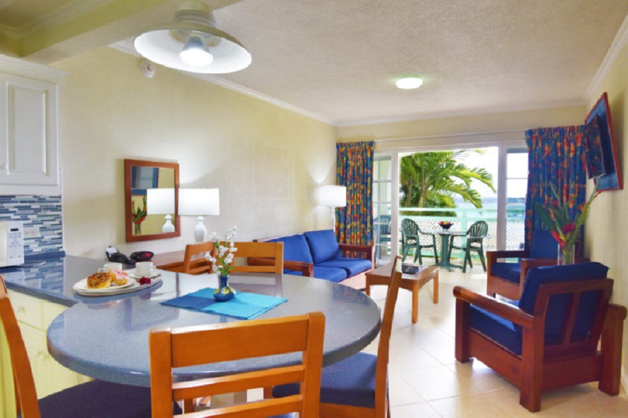 Blue Orchids Beach Hotel Bridgetown Eksteriør billede